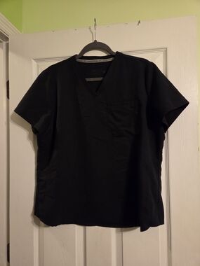 Fabletics Women's Black V-Neck Scrub Top Size XL